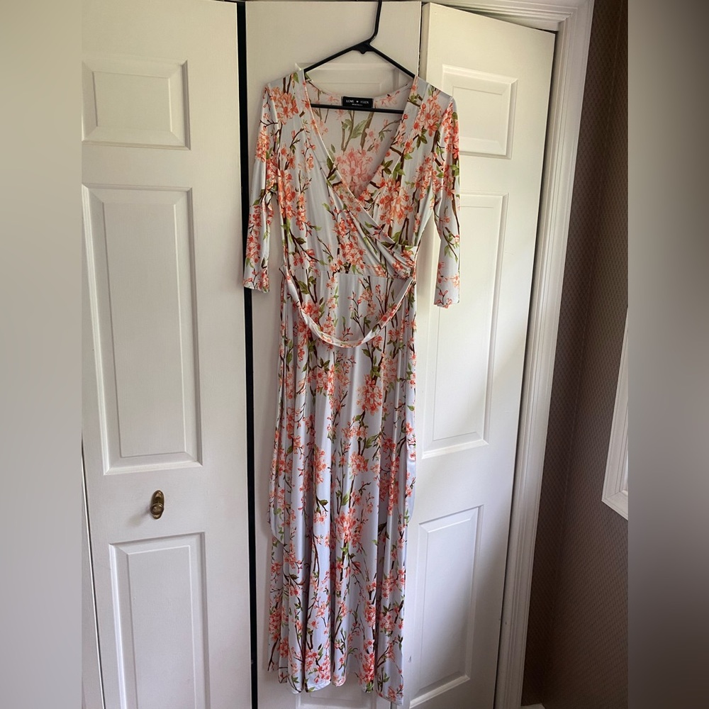 Maxi dress. Boutique. Size medium. Cherry blossom flowers.